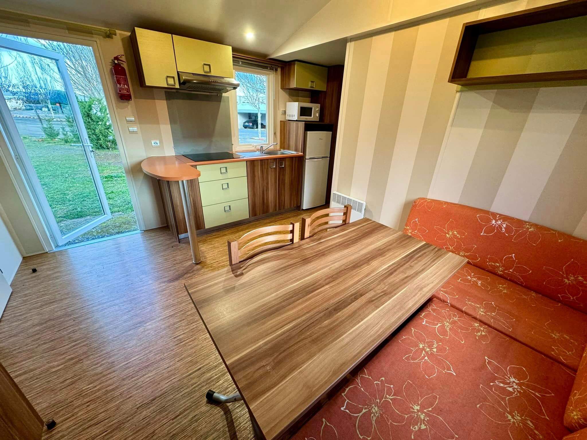 sala de estar y cocina mobil home segunda mano IRM